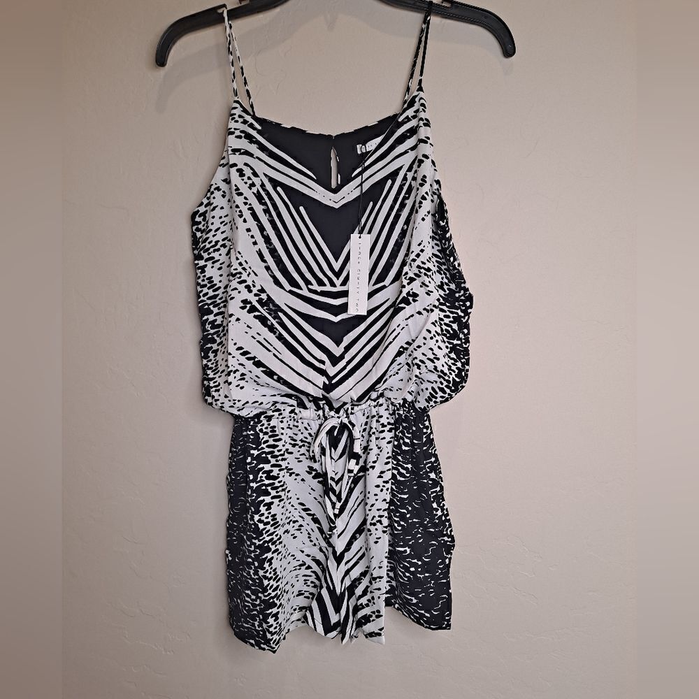 Three Eighty Two Reed Romper Lined Blk and Off White Print Stretchy Wais…